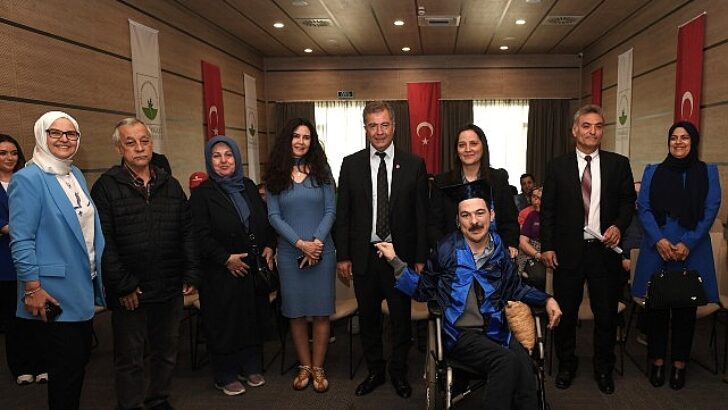 Okuma aşkı engel tanımadı
