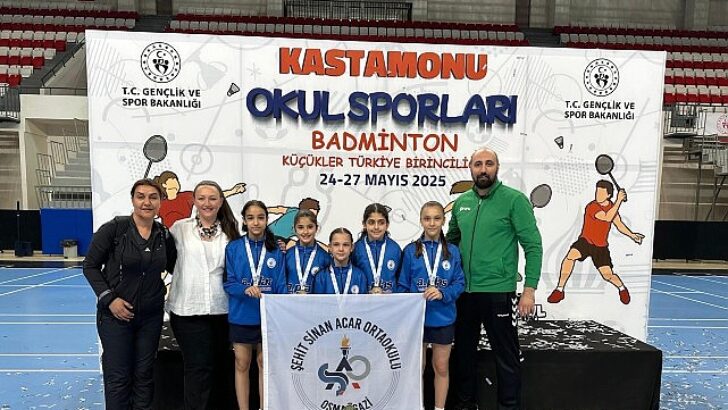 Osmangazili badmintonculardan namağlup şampiyonluk