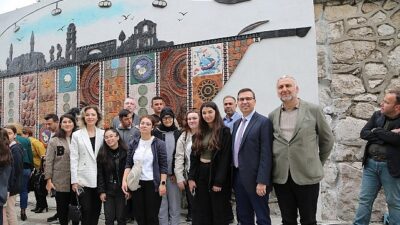Özel ihtiyaçlı bireylerden 770 kesimlik seramik pano