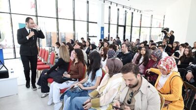 Prof. Dr. Samur, gençlerle yapay zekâyı konuştu