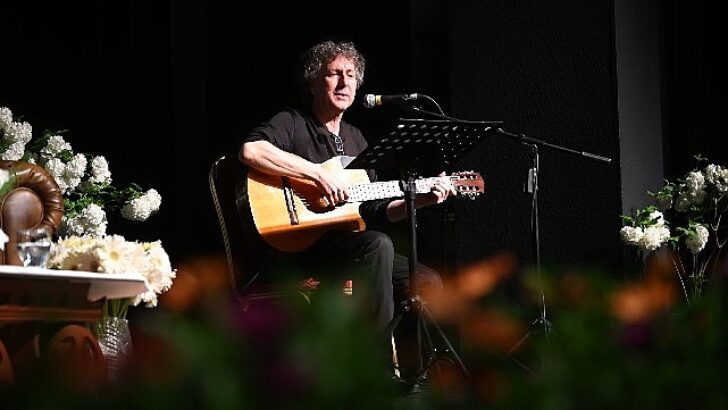 Salihli’de şiire açılan pencere tekrar aralandı. Salihli Şiir İkindileri 11 yıl ortadan sonra 51. defa düzenlendi.