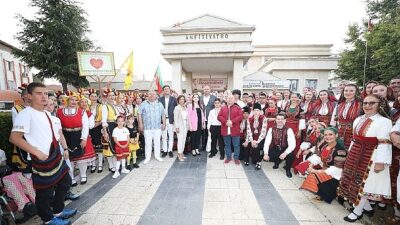 Şenlik Coşkusu Menderes’i Sardı
