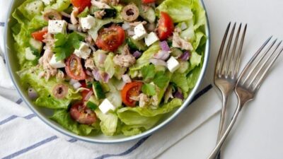 Ton Balıklı Peynirli Salata