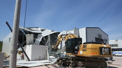 Yaylacık Mahallesi’nde 2 kaçak yapı yıkıldı