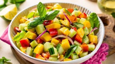 Yaza Özel Mango Salatası