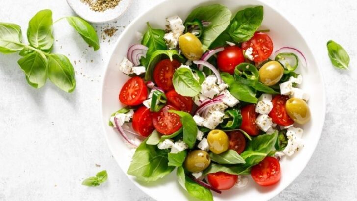 Yeşil Zeytin Salatası