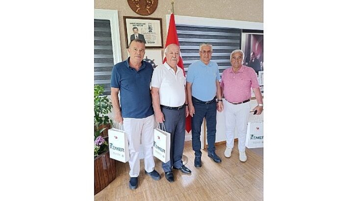 Zonguldak Kız İlköğretmen Okulu mezunlarından Lider Topaloğlu’na ziyaret