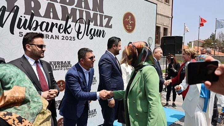 Belediye Başkanı Rasim Arı, Bayramlaşma Merasimine Katıldı