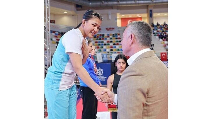 Büyükakın’a spora verdiği takviye için teşekkür