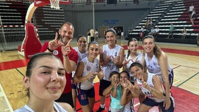 Büyükşehir Basketbol Yerel Ligi Büyük Kadınlar da şampiyon oldu