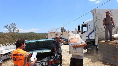 Büyükşehir’den çiftçilere gübre dayanağı