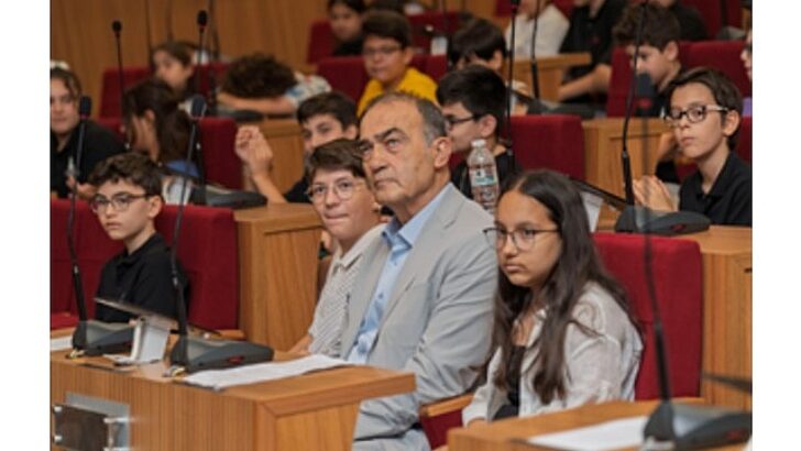 Çocuk Meclisi’ne süper veda