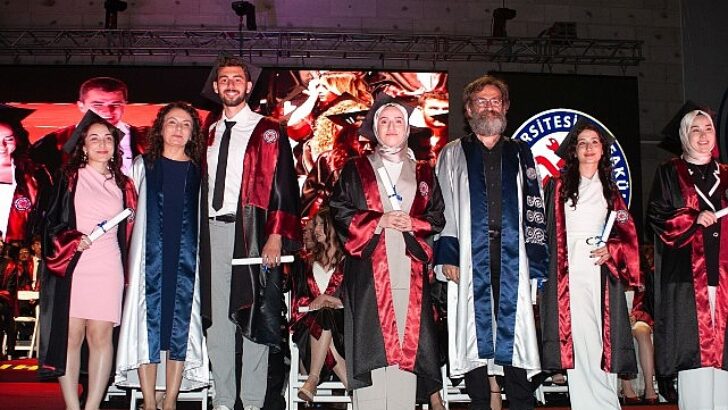 EÜTF’de 65. Periyot Mezunları Büyük Bir Coşku İle Uğurlandı