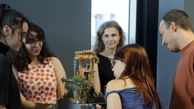 Geri dönüşümden sanata: Diorama standı