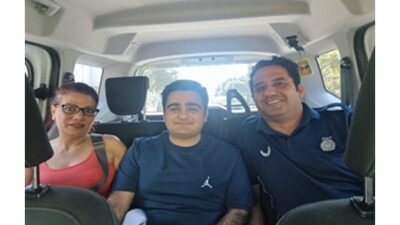 İzmir Büyükşehir Belediyesi zabıta takımları YKS’ye giren öğrenciler için yardıma koştu