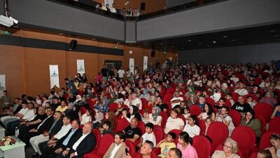 Kartepe Belediyesi Genç Akademi 4. Periyot Mezunlarını Gururla Uğurladı