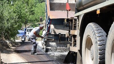 Kaş Beldibi ve Sütleğen Grup Yolu asfaltlanıyor