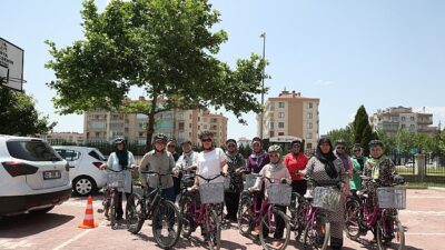KOMEK’te Bayanlar İçin Verilen Bisiklet Kullanma Eğitimi Büyük Beğeni Görüyor