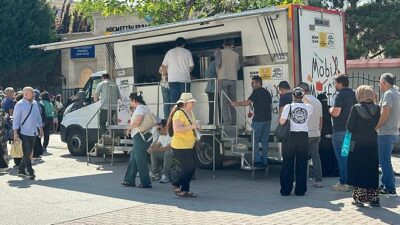 Konya Büyükşehir YKS’ye Giren Öğrencilerin Ailelerine İkramlarda Bulundu