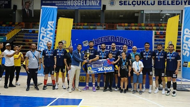Konya Büyükşehir’in İlçeler Ortası Voleybol Turnuvası’nda Şampiyon Hüyük