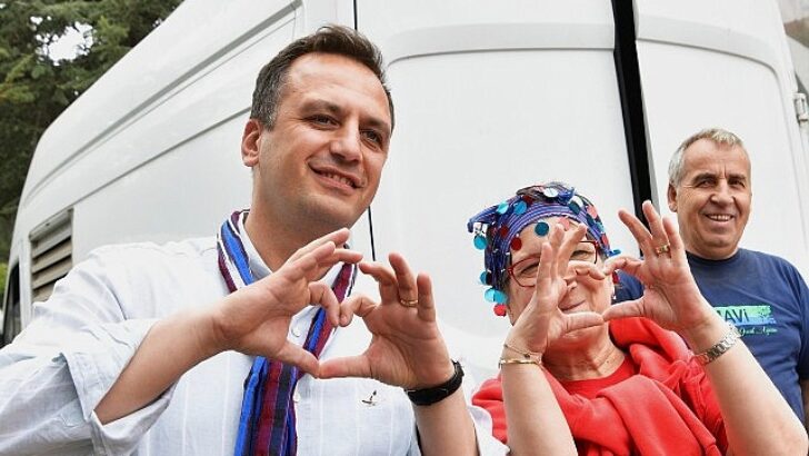 Lider Eşki Karadeniz rüzgarına eşlik etti