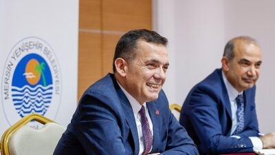 Lider Özyiğit, mahalle muhtarıyla bir ortaya geldi