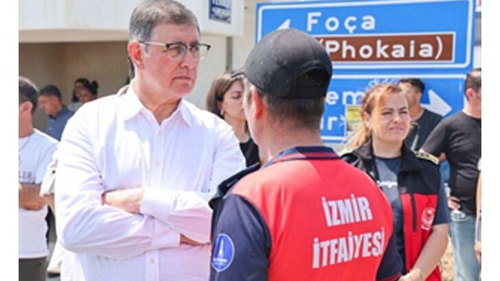 Lider Tugay Foça’da yangın bölgesinde