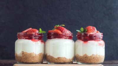 Meyveli Dondurmalı Cheesecake Tarifi