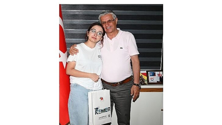 Muvaffakiyetini Lider Topaloğlu ile paylaştı
