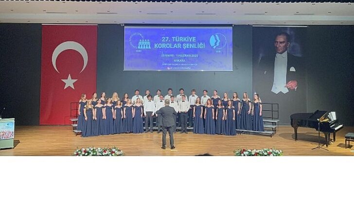 Nilüfer Gençlik Korosu başşehirden mükafatla döndü