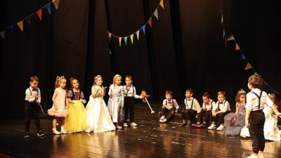 Nilüferli minikler drama şovlarıyla alkış topladı