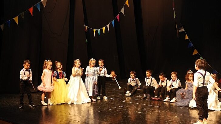 Nilüferli minikler drama şovlarıyla alkış topladı
