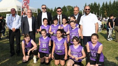 Osmangazi’de kız çocukları için Küçük Voleybol Şenliği