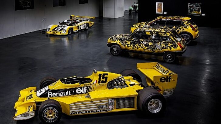Renault, 125 Yıllık Tarihini Harika Bir Koleksiyonla Halka Açık Stantta Topluyor