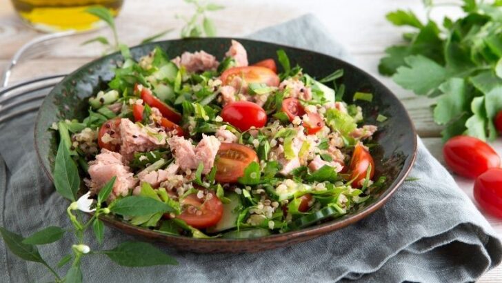Ton Balıklı Kinoa Salatası