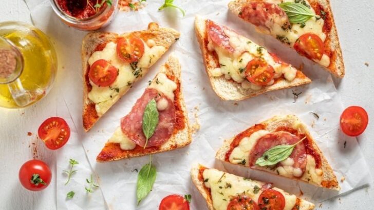 Tost Ekmeğinde Pizza