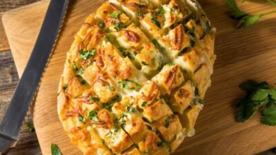Üç Peynirli Ekmek