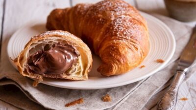 3 Malzemeli Çikolatalı Kruvasan Tarifi