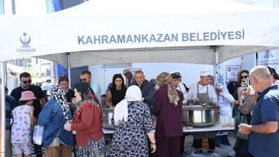 Aşure İkramıyla Kültürel Pahalar Yaşatıldı