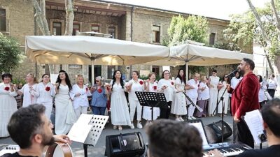 Bağcılar Belediyesi Türk Halk Müziği Korosu’ndan Darülaceze’de Manalı Konser