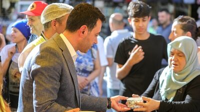 Bayraklı’da aşure rahmeti