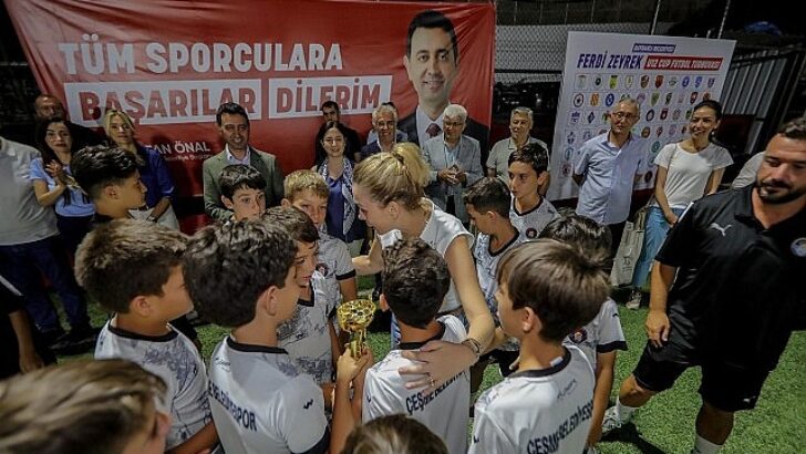 Bayraklı’da manalı turnuva ‘Ferdi Zeyrek’ U-12 Cup’ta şampiyon çocuklar!
