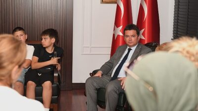 Bosnalı öğrencilerden Lider Aydın’a ziyaret