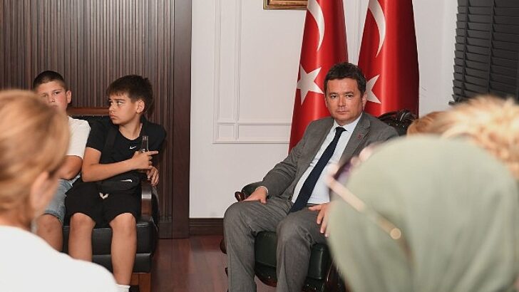Bosnalı öğrencilerden Lider Aydın’a ziyaret