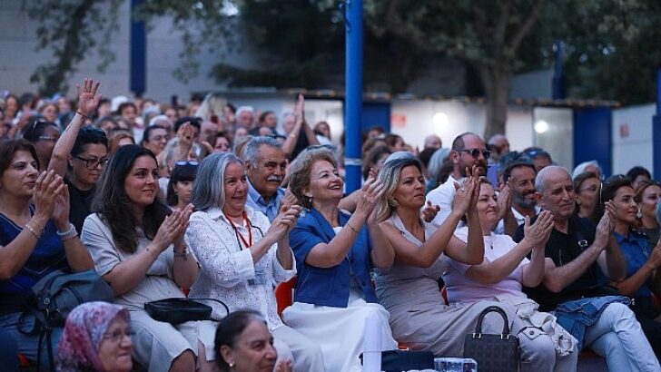 Burhaniye Belediyesi Bayanlar Korosundan Unutulmaz Bir Gece