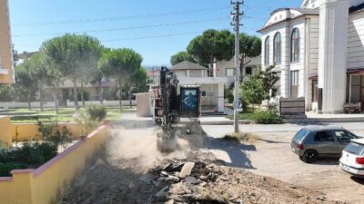 Burhaniye’de Kapsamlı Yol Yenileme Çalışmaları Aralıksız Sürdürülüyor