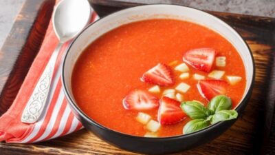 Çilek Ve Domatesli Gazpacho Tarifi