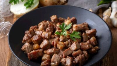 Düdüklüde Yumuşacık Et Kavurma Tarifi