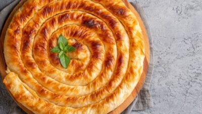 El Açması Patlıcanlı Börek Tarifi
