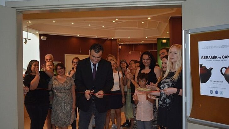 EÜ’de “Seramik ve Cam Tasarımı Sergisi” sanatseverlerle buluştu